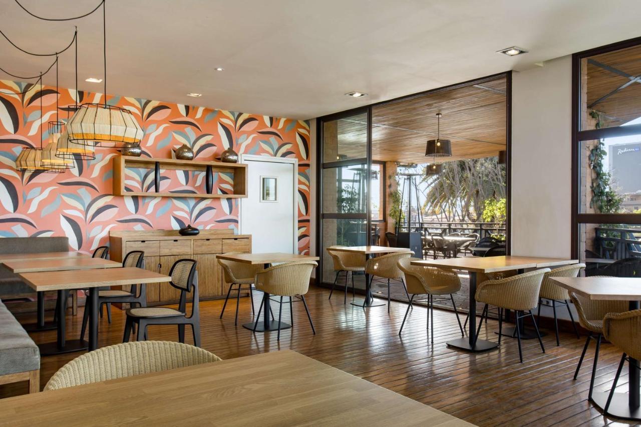 Radisson Hotel Tamboho Waterfront 塔那那利佛 外观 照片