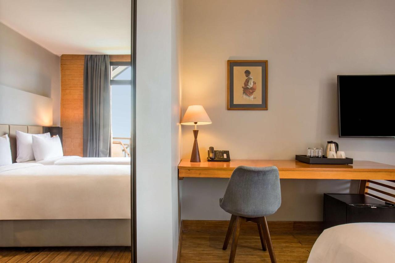 Radisson Hotel Tamboho Waterfront 塔那那利佛 外观 照片