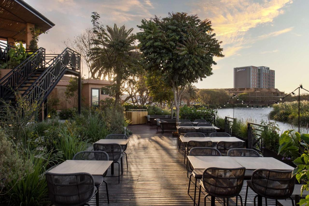 Radisson Hotel Tamboho Waterfront 塔那那利佛 外观 照片