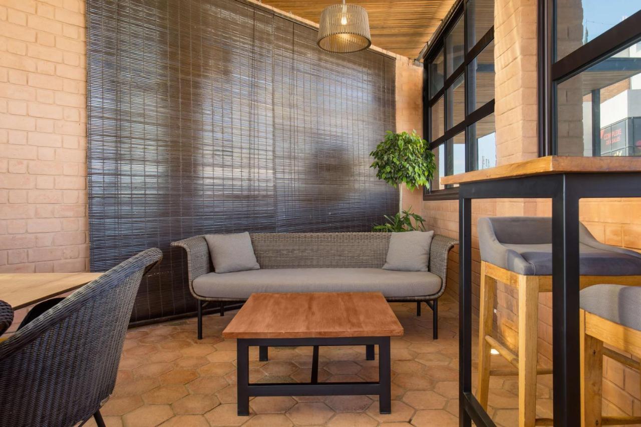 Radisson Hotel Tamboho Waterfront 塔那那利佛 外观 照片