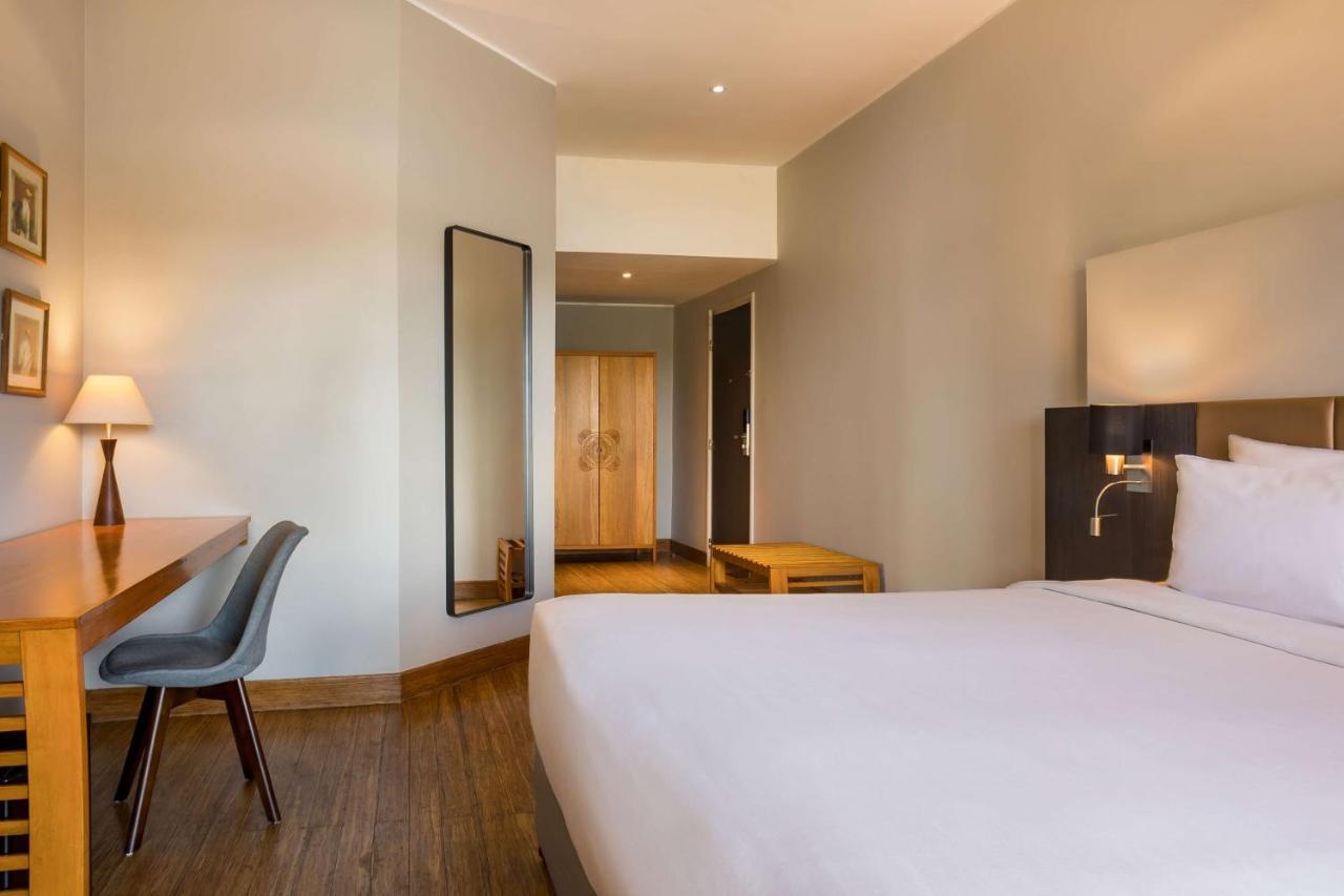 Radisson Hotel Tamboho Waterfront 塔那那利佛 外观 照片