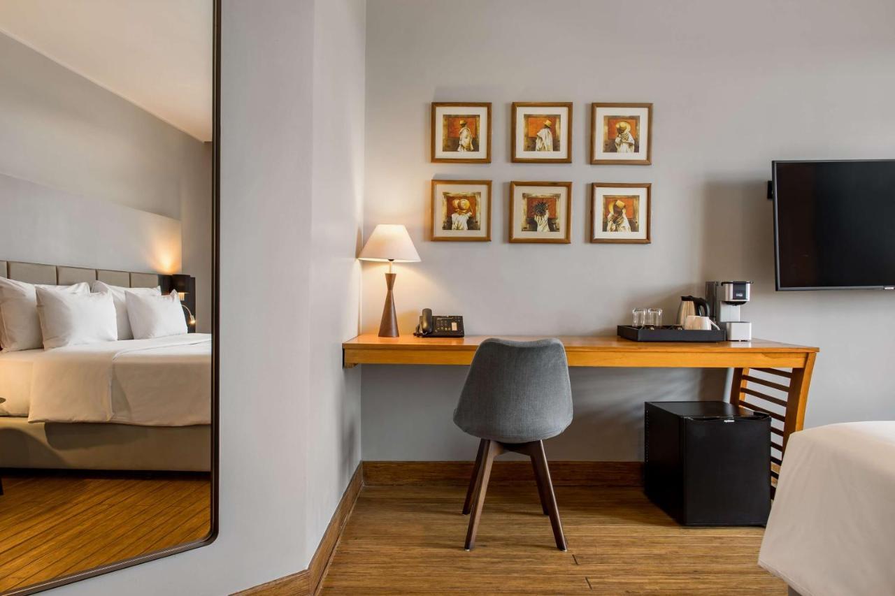 Radisson Hotel Tamboho Waterfront 塔那那利佛 外观 照片
