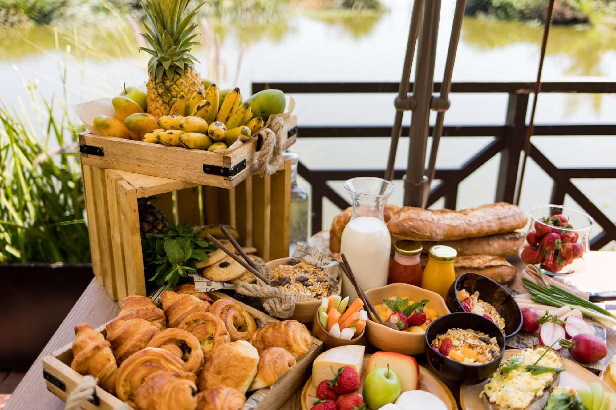 Radisson Hotel Tamboho Waterfront 塔那那利佛 外观 照片